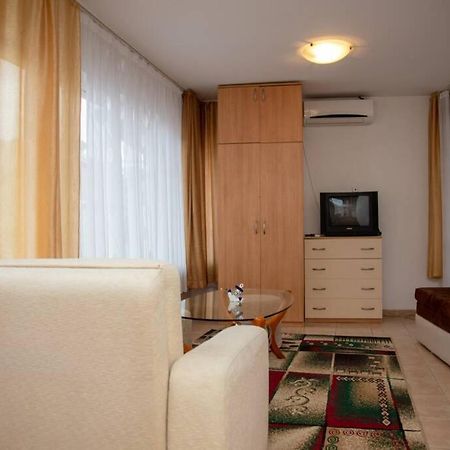 Convenient 1-Bedroom Flat Next To Harmanite Beach Созопол Екстериор снимка