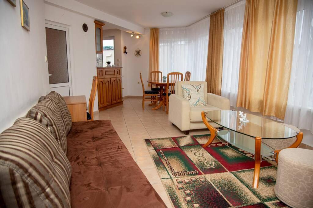 Convenient 1-Bedroom Flat Next To Harmanite Beach Созопол Екстериор снимка