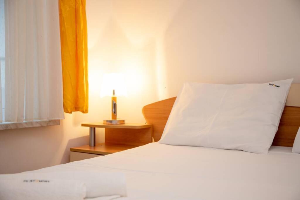 Convenient 1-Bedroom Flat Next To Harmanite Beach Созопол Екстериор снимка
