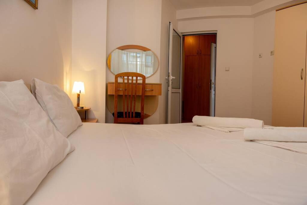 Convenient 1-Bedroom Flat Next To Harmanite Beach Созопол Екстериор снимка