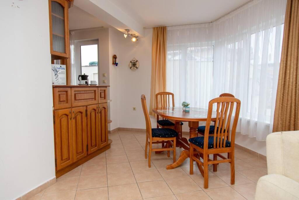 Convenient 1-Bedroom Flat Next To Harmanite Beach Созопол Екстериор снимка