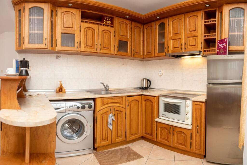 Convenient 1-Bedroom Flat Next To Harmanite Beach Созопол Екстериор снимка